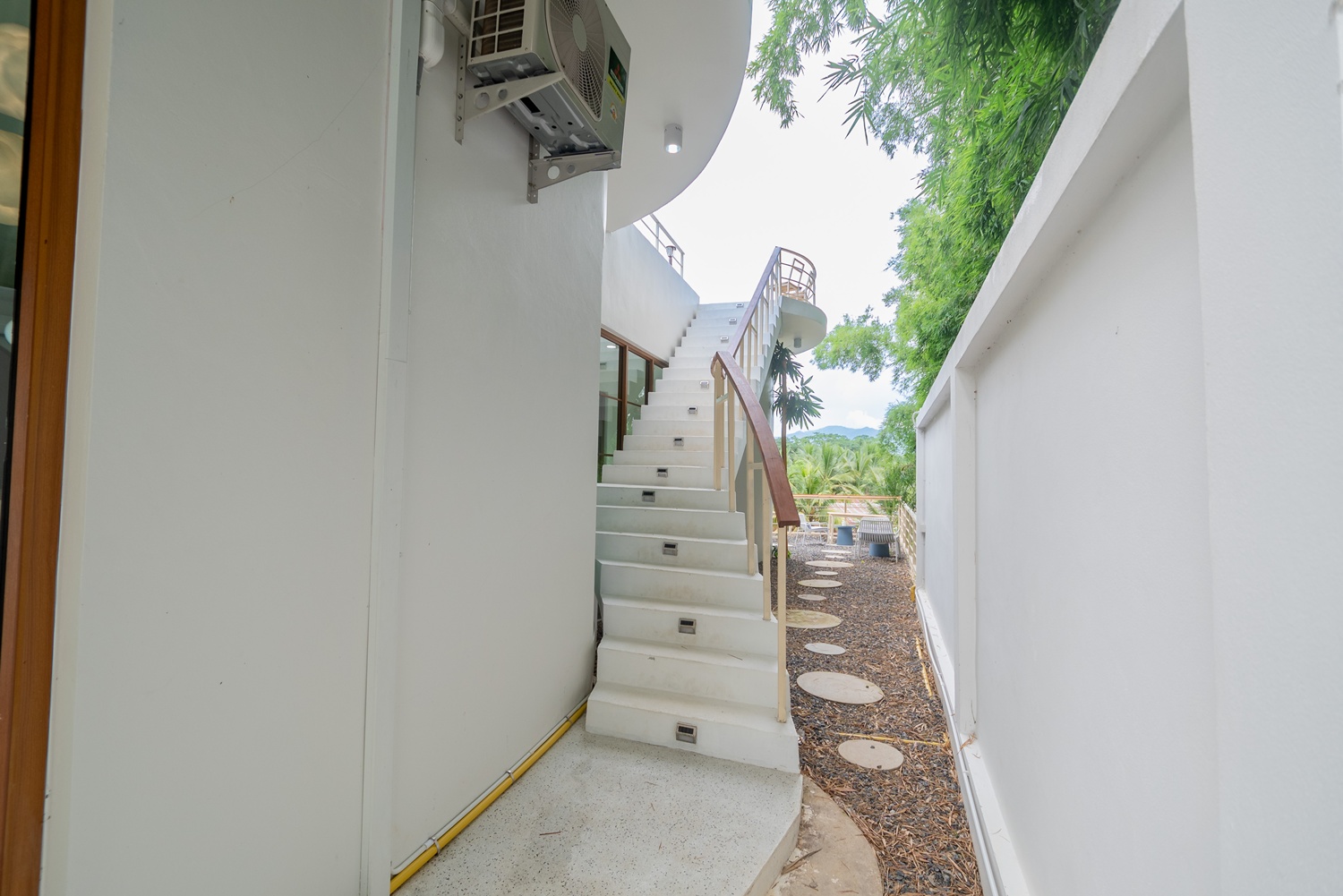 Gallery image 60